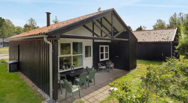"Meinolf" - 200m from the sea in Lolland, Falster and Mon, Prenota Hotel Falster Danimarca
