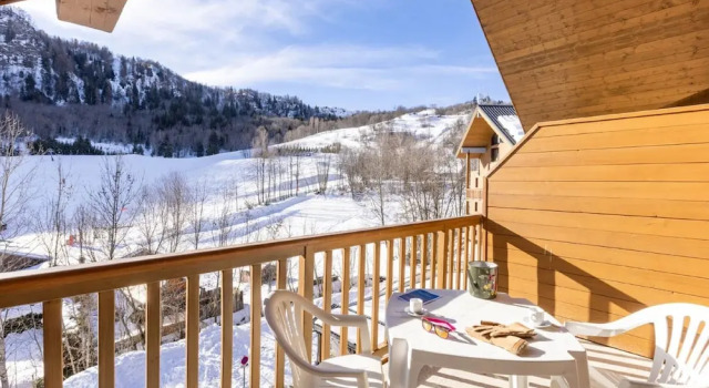 Кровать в общем номере c 1 комнатой Отель Adonis Les Terrasses Des Bottières By Olydea