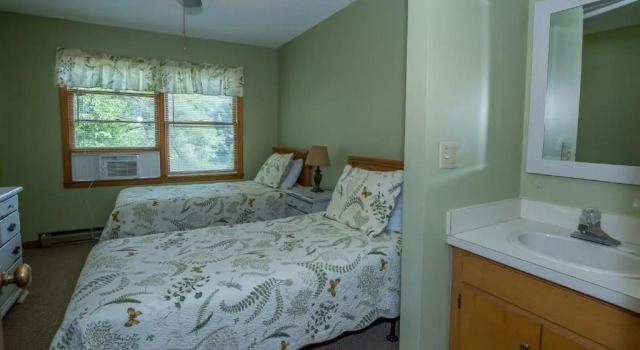 Коттедж с 2 комнатами с видом на реку Springmaid Mountain Retreat & Stables