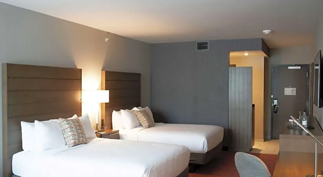 Номер Revel Hotel, Tapestry Collection By Hilton