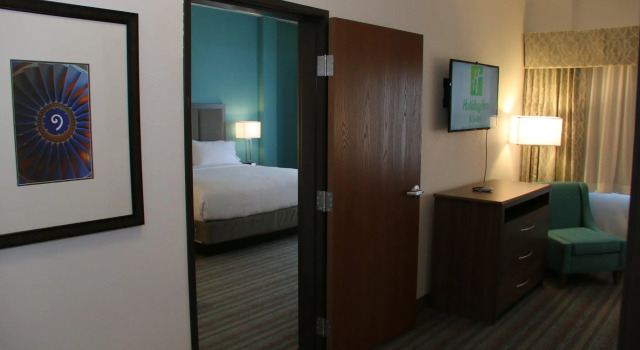Люкс Holiday Inn & Suites Denver Tech Center-Centennial by IHG