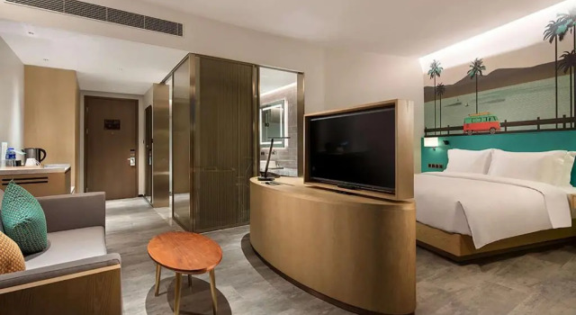 Семейный номер Standard с балконом и с видом на море Hilton Garden Inn Sanya