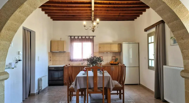 Коттедж Basilikos traditional house, 10' from Falasarna