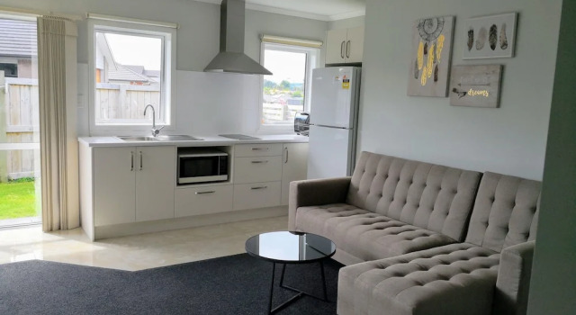 Comfy & Modern Guest House, Забронировать Гостевой дом Роторуа Озеро Роторуа