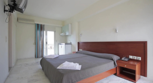 Apollo Hotel 1, Забронировать Отель Отели Георгиуполиса с парковкой, Парковка