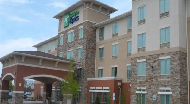 Студия Holiday Inn Express & Suites Overland Park by IHG