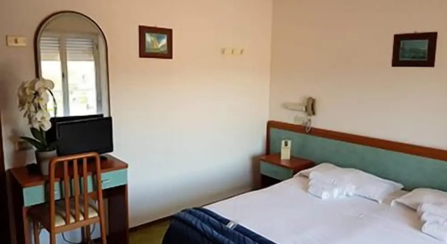 Двухместный номер Standard с балконом Hotel Kennedy