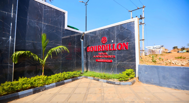 Отель Bourdillion Apartments Airport Road