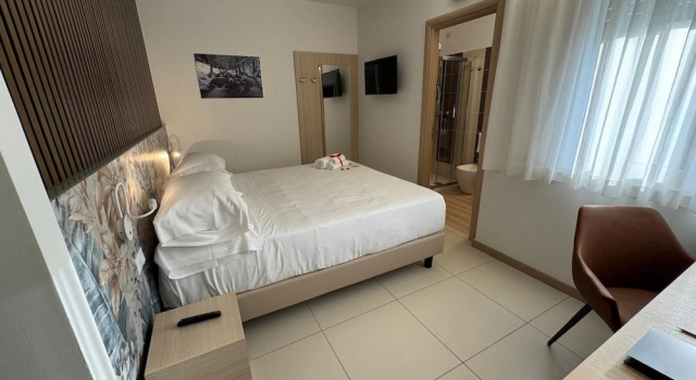 Floris Hotel