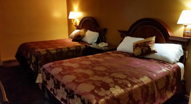 Четырёхместный номер Standard Redondo Beach Inn-LAX
