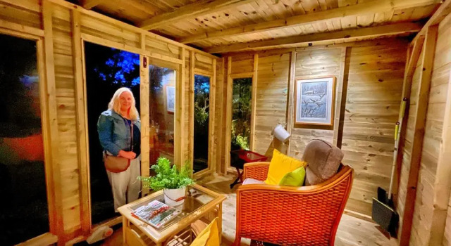 Коттедж с 2 комнатами Romantic Quirky Cottage with private garden and parking
