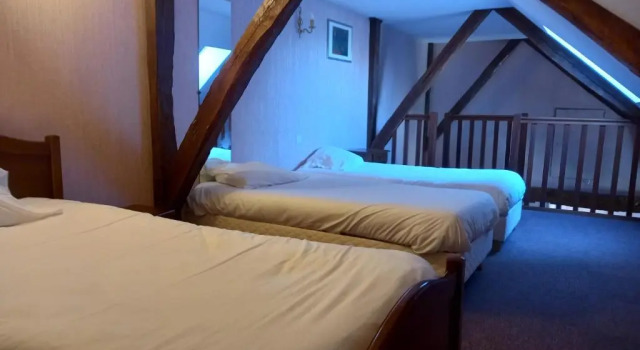 Семейный номер Standard Мансарда Hôtel des Cymaises
