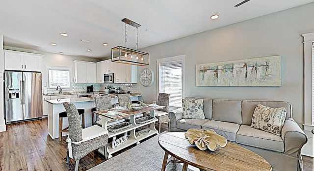 New Listing! All-suite Beach New-build W/ Pool 2 Bedroom Home, Varaa Lomakoti Huvilat kohteessa Alabama, Villa