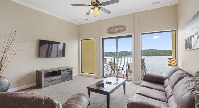 Superior 2 Bedroom Lake View Villa, Varaa Villa Blue Eye 