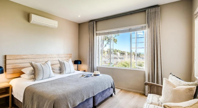 Camps Bay Stylish 2bed by the Tidal Pool Tidescape