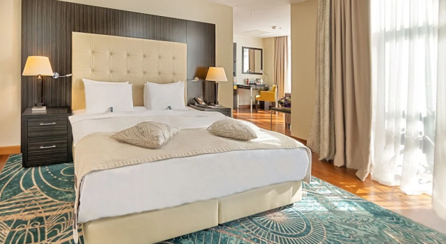 Двухместный номер Premium с видом на реку Отель Crowne Plaza Borjomi by IHG