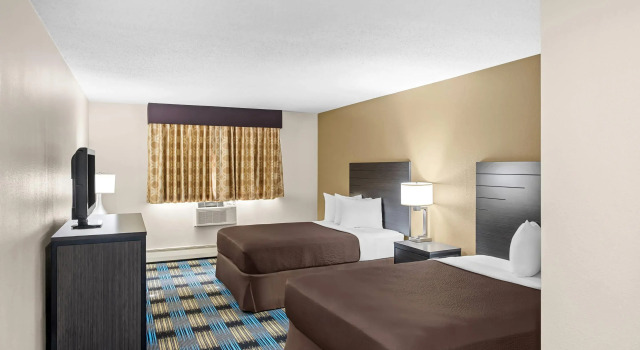 Четырёхместный номер Standard Rodeway Inn Grandville - Grand Rapids