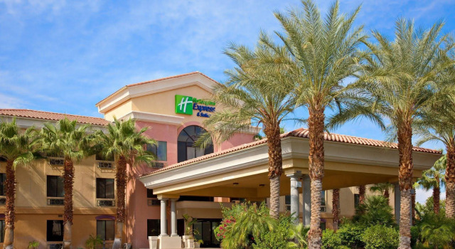 Hampton Inn & Suites Cathedral City