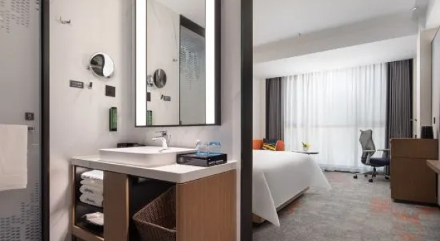 Двухместный номер Superior Hampton by Hilton Shantou Railway Station