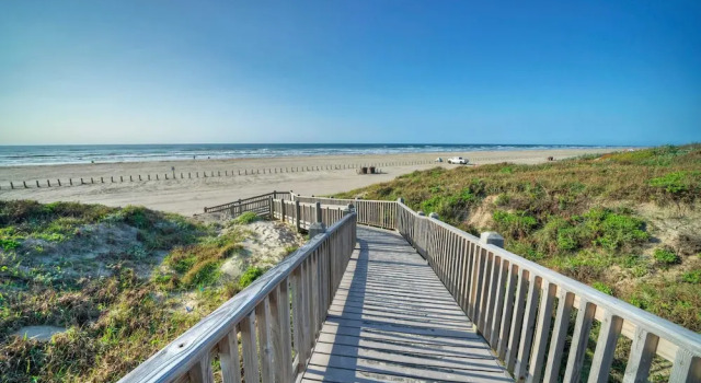 Sleeps 18 2 Beachfront Condos w/ 2 Pools, Tennis/pickleball, Beach Boardwalk, Rezerwuj Dom wakacyjny Port Aransas 