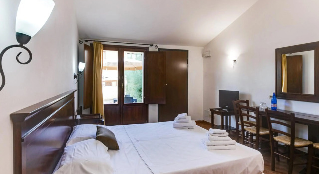 Borgo Magliano Resort, Забронировать Курортный отель Отели Мальяно-ин-Тосканы с бассейном, Бассейн