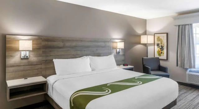 Номер Standard Quality Inn & Suites Amsterdam