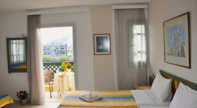 Номер Classic Helen Suites