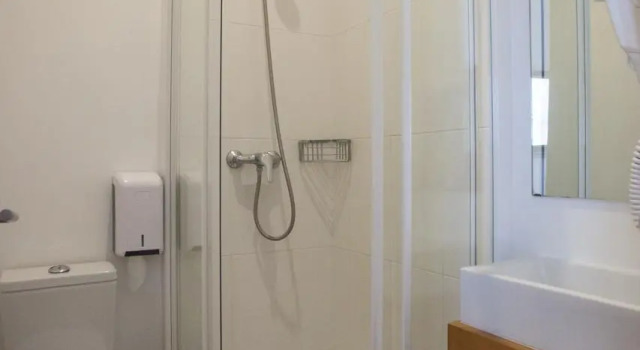 Двухместный номер Standard Being Porto Hostel
