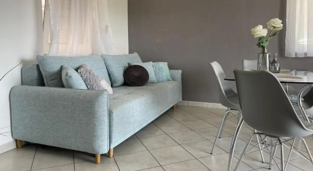 Апартаменты Цокольный этаж c 1 комнатой с видом на море Apartments Belmat