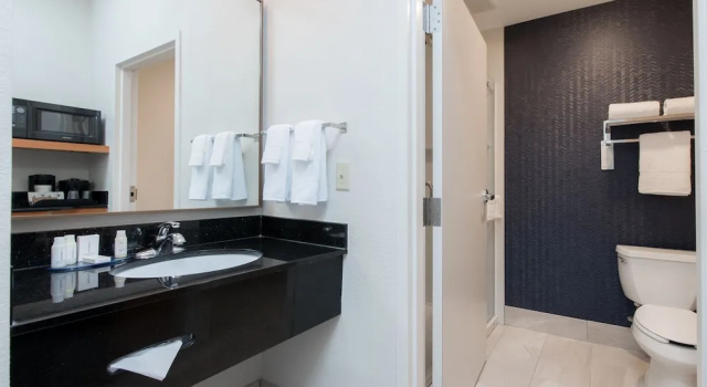 Люкс Fairfield Inn Suites Brunswick