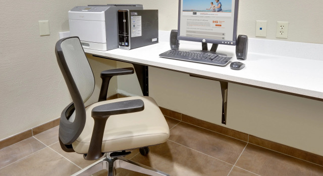Candlewood Suites Salina by IHG