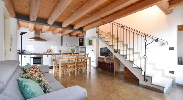 Апартаменты Calaone Wondeful Duplex Apartment con parcheggio x4