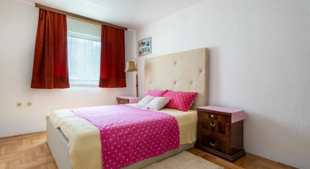 Modern Apartment in Okrug Gornji With Swimming Pool