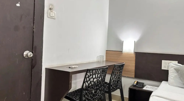 Номер Standard White Pearl - Jabalpur