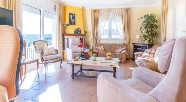 Spacious Holiday Home in L'escala With Private Pool, Забронировать Отель Ла-Эскала Alt Empordà