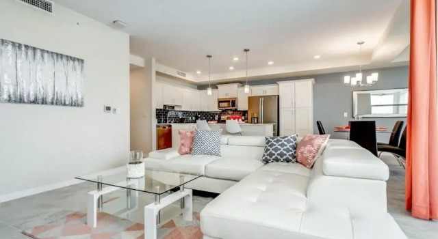 Amazing Story Lake Brand New Condo 2 Bedroom Townhouse by Redawning, Rezerwuj Dom wakacyjny Kissimmee Kissimmee