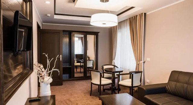 Nord Hotel, Varaa Hotelli Hotellit Carpathians - Romania uima-altaalla, Uima-allas