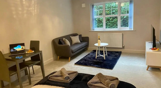 Private Luxury Room Southampton (Adults Only)