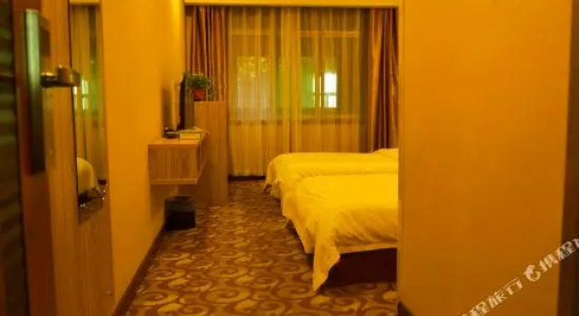 Huashan Hualong Hotel, Prenota Hotel Weinan Shaanxi