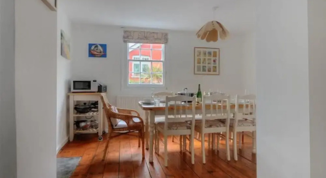 Коттедж Hamilton House