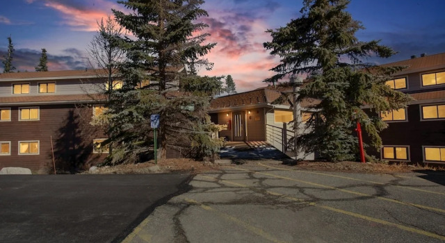 Cozy Wildernest Loft At The Top Of Buffalo Mountain 1 Bedroom Condo by Redawning, Rezerwuj Hotel Hotele w Vail Ski z parkingiem, Parking