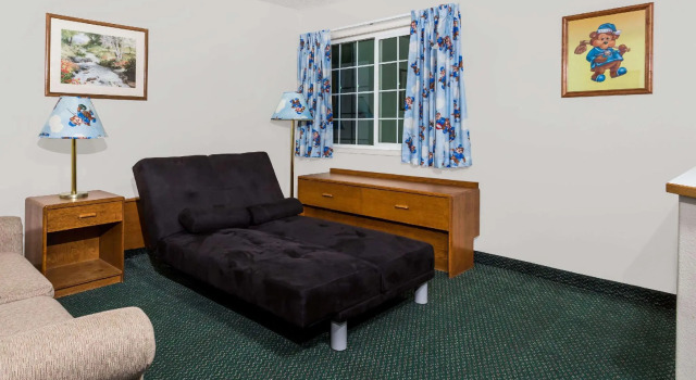 Четырёхместный номер Standard Travelodge by Wyndham Grants Pass