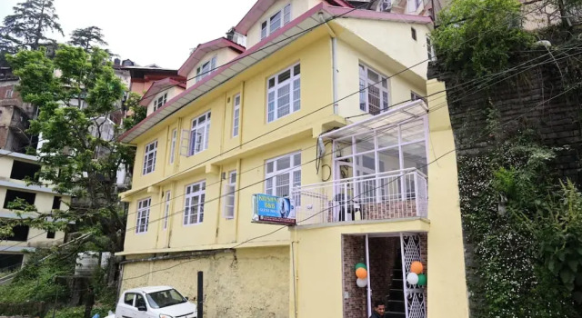 Goroomgo Krishna BNB Guest House Shimla, Забронировать Отель «постель и завтрак» Отели Шимлы с парковкой, рядом с Улица Молл-роуд, Парковка
