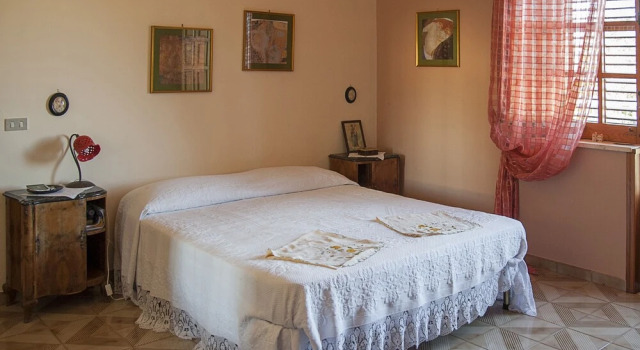 Casa Serenella a Castelbuono, Book Hotel Hotels in Sicily with Parking, Parking