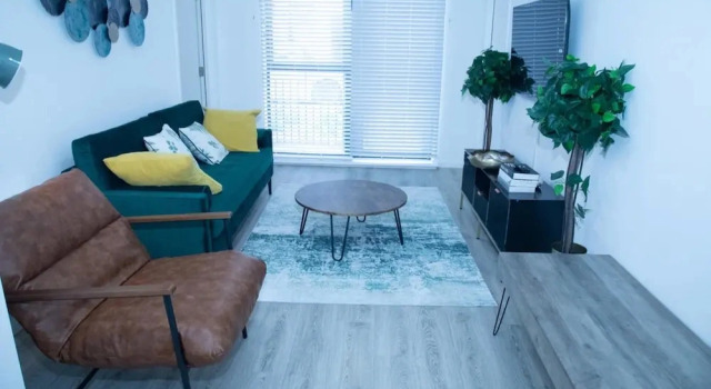 Apartment Sleeps 4 With Private Parking, Book Lejlighed Birmingham West Midlands