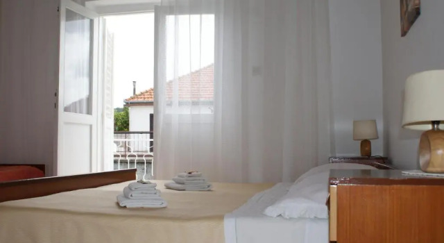 Korčula Guest House, Забронировать Гостевой дом Гостевые дома Корчулы, рядом с Пляж Лука Корчуланска, Гостевой дом