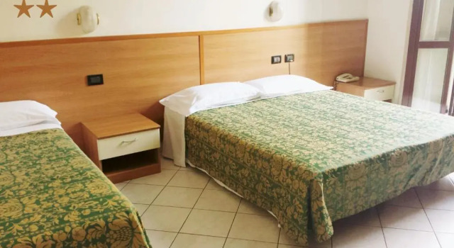 Трёхместный номер Standard Hotel Eden