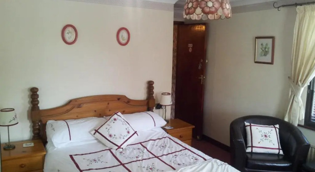 Standard triplă cameră Kingfisher Cottage