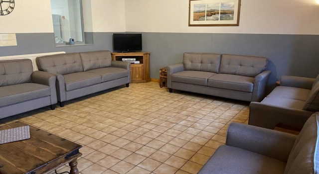Old School House Sleeps 26, Pets, Reservar Casa de férias Moradias em Merseyside, Vila
