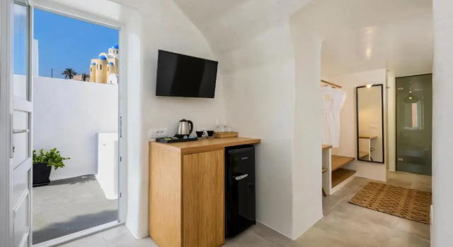 Hill Suites, Забронировать Отель Отели Тиры с парковкой, рядом с Культурный центр Гизи Мегарон, Парковка
